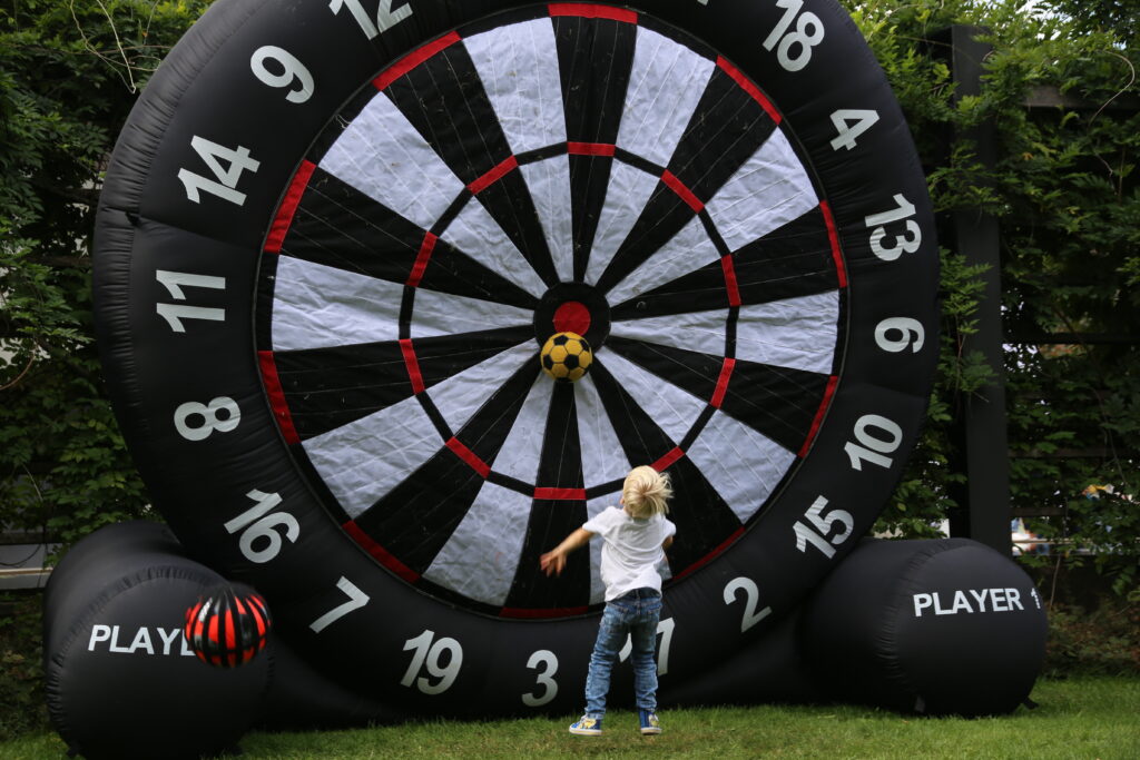 XXL Dart-Scheibe. Fußball-Dart von Ländle Event.