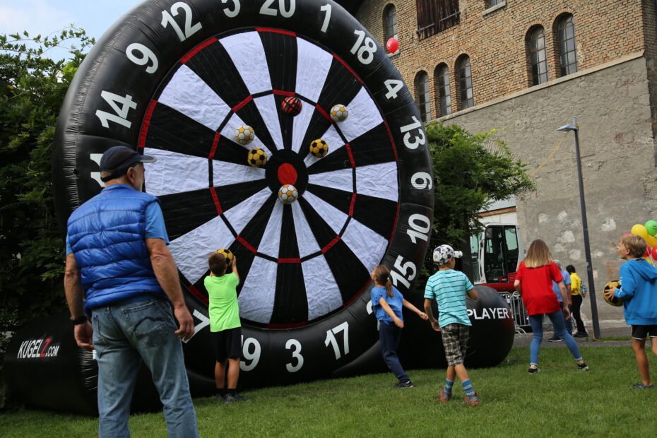 XXL Dart-Scheibe. Fußball-Dart von Ländle Event. Beim Dornbirner Spielefest