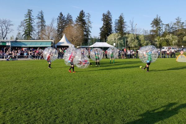 Bubble Soccer Firmenevent im großen Stadion
